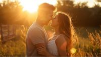 Letní láska podle znamení: Kdo se zamiluje na pláži, kdo flirtuje jako o závod a kdo zmizí dřív, než půjde do tuhého