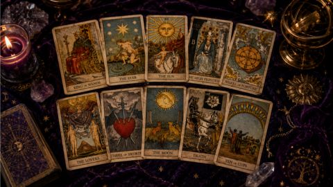 Srpnový tarotový horoskop lásky 2026 je tady! Co vám předpovídají karty? (obrázek)